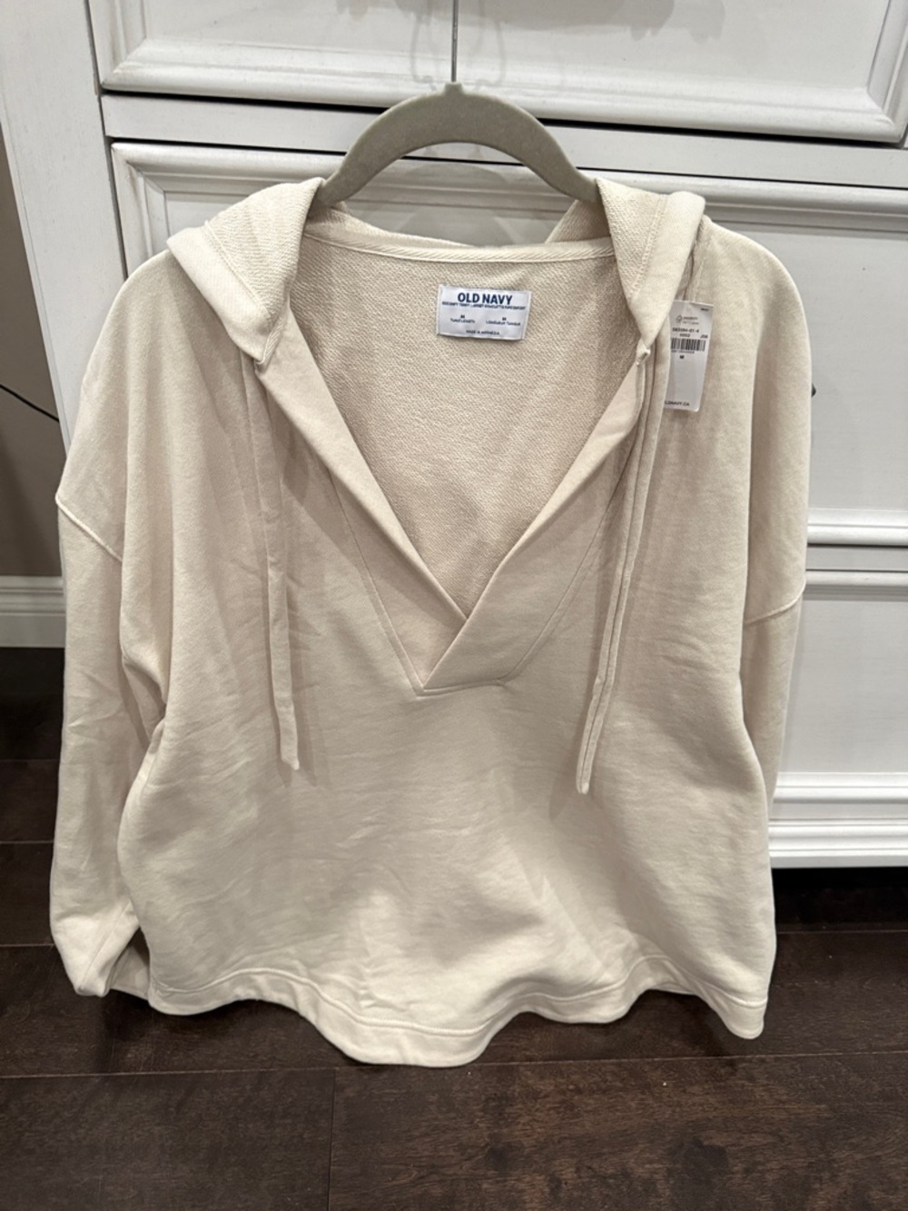 Old Navy Women's Cream V-Neck Pullover Hoodie